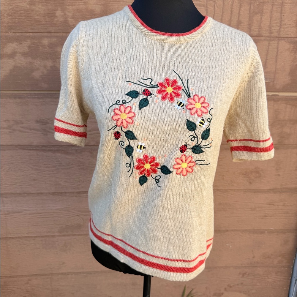 Vintage Floral Wreath Embroidered Short Sleeve knit top Cream & Coral